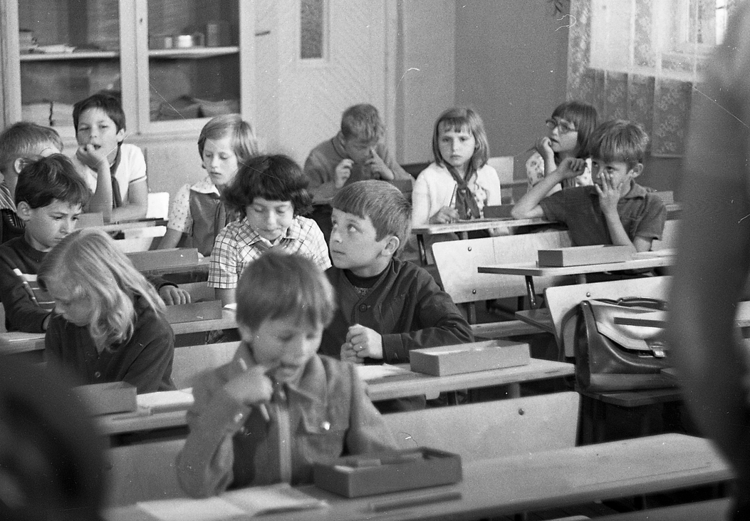 iskola szocializmus Szovjetúnió úttörő iskolaköpeny