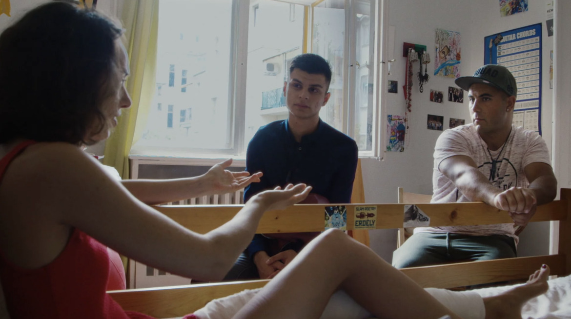 szerelem LMBTQ dokumentumfilm roma Keskeny út a boldogság felé Oláh Kata