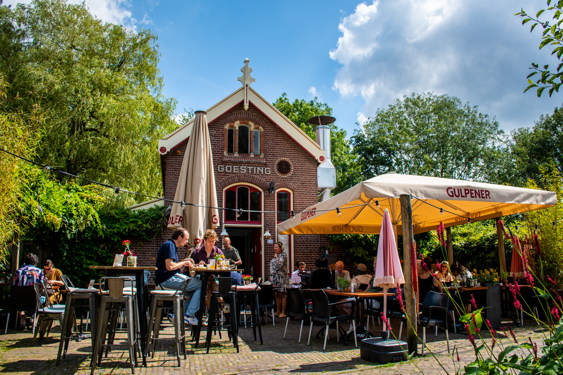 iskola templom kocsma Hollandia urbanizmus