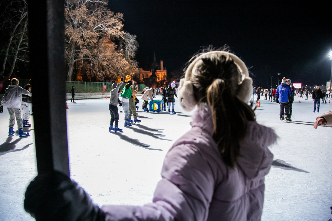 gyermekotthon Generali Mosolyvadász Program Generali Freeze Fesztivál korcsolyázás