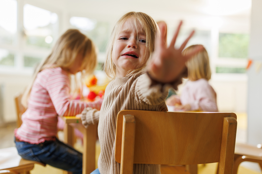 gyereknevelés beszoktatás traumatizált gyerek óvodai ellátás