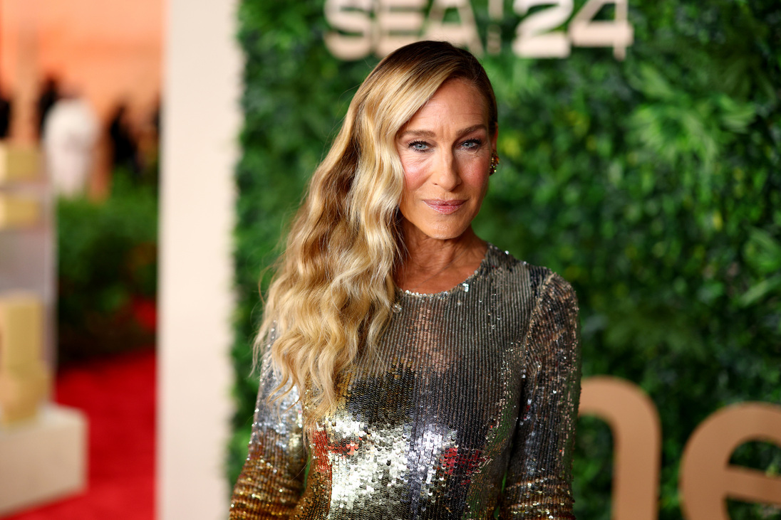 Sarah Jessica Parker 60 éves Szex és New York sztárja Carrie Bradshaw élete Hollywoodi női ikonok Broadway színésznők életrajza Kim Kattrall