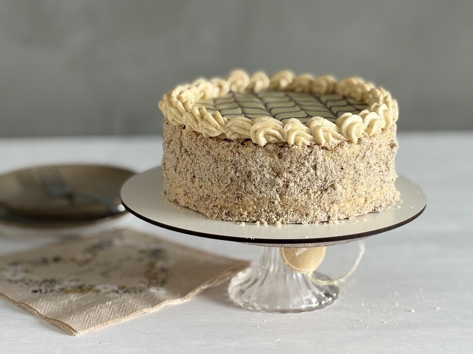 Eszterházy-torta recept anyák napi sütemény magyar torta diókrémes torta házi cukormáz készítése fondan