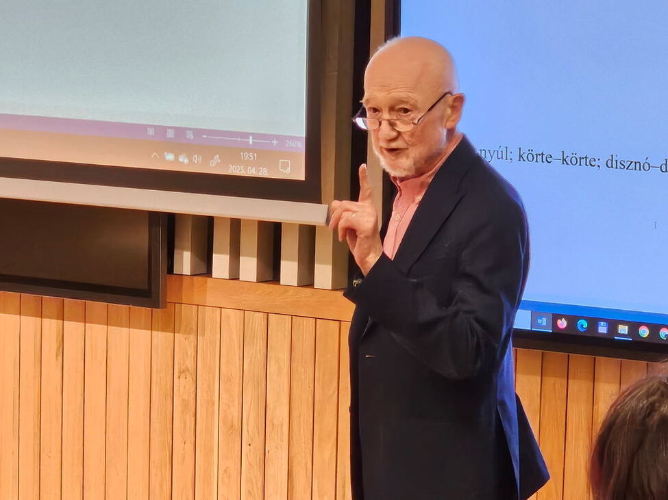CEU magyar nyelv Nádasdy Ádám nyelvtudomány FREE Egyetem