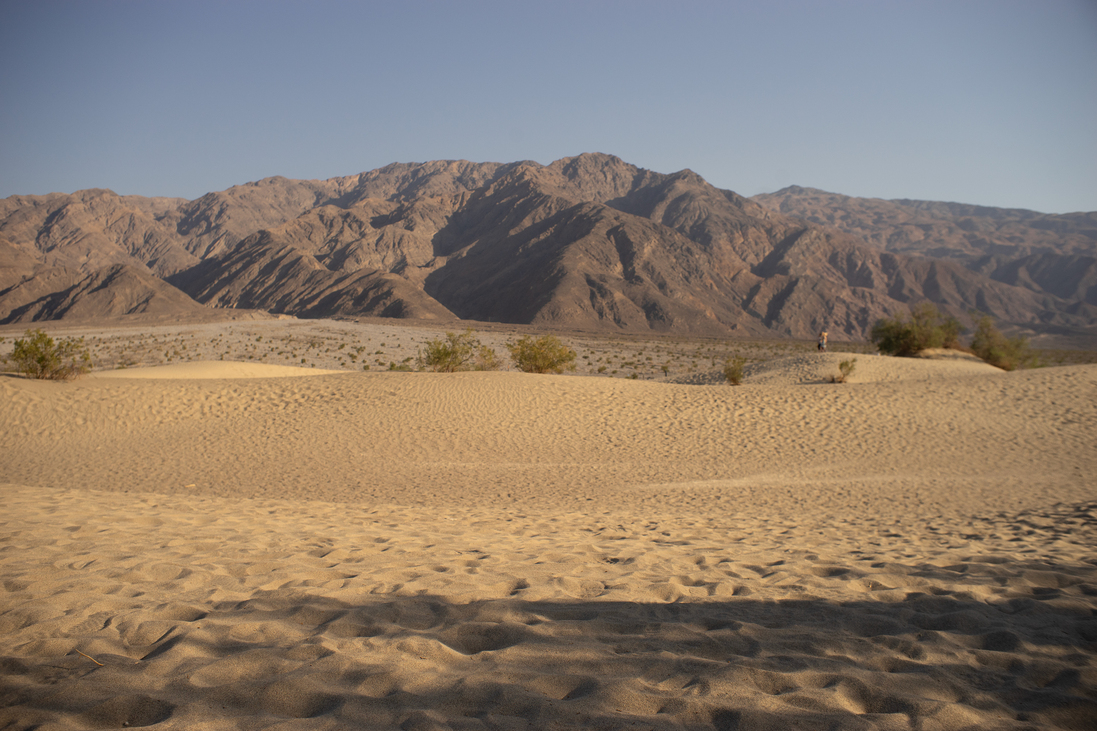 Életeket követel, szellemek lakják, és forróbb, mint a pokol – mégis turisták ezreit vonzza a Death Valley