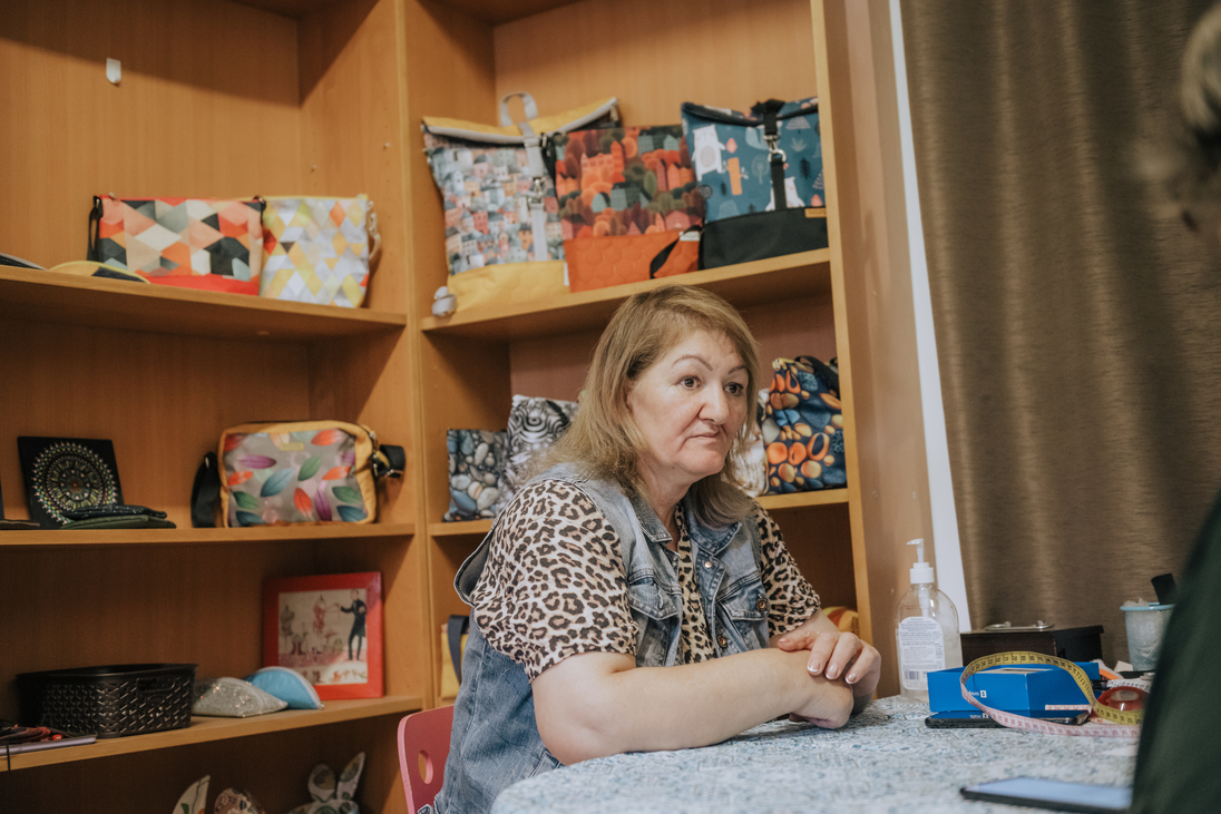 Négy rákbetegséget élt túl a hátrányos helyzetű alkotó: mindenkinek azt üzeni, ne adja föl a reményt! Lakatos Katalin életéről regényt is lehetne írni