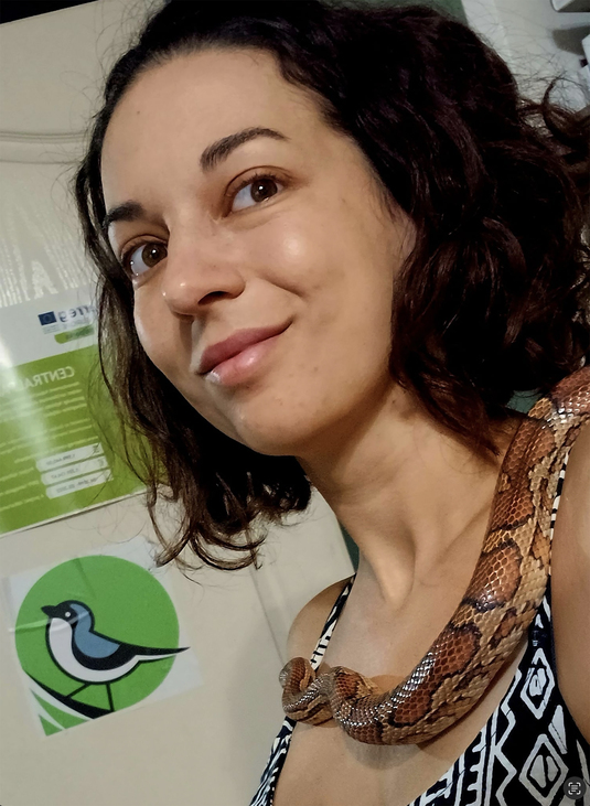 Rajong a kígyókért,fényképezett már hiúzt és a komfortzónája az egész világ ő Major Borbála, természetvédelmi mérnök, kutató, a Vipera Life projektmenedzsere