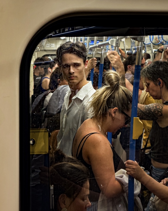 A tatár srác, akinek a szemén keresztül te is rajongani fogsz a budapesti emberekért