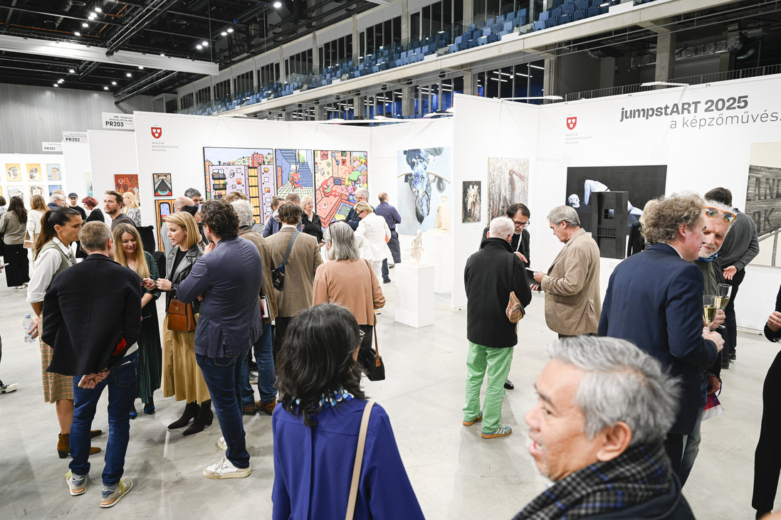 Cukorkásdoboz művészetkedvelőknek – Megnyílt az Art Market Budapest Miért érdemes művészeti vásárra menni annak, aki (még) nem műgyűjtő?