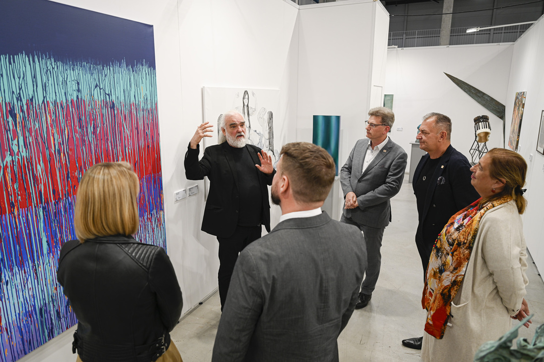 Cukorkásdoboz művészetkedvelőknek – Megnyílt az Art Market Budapest Miért érdemes művészeti vásárra menni annak, aki (még) nem műgyűjtő?