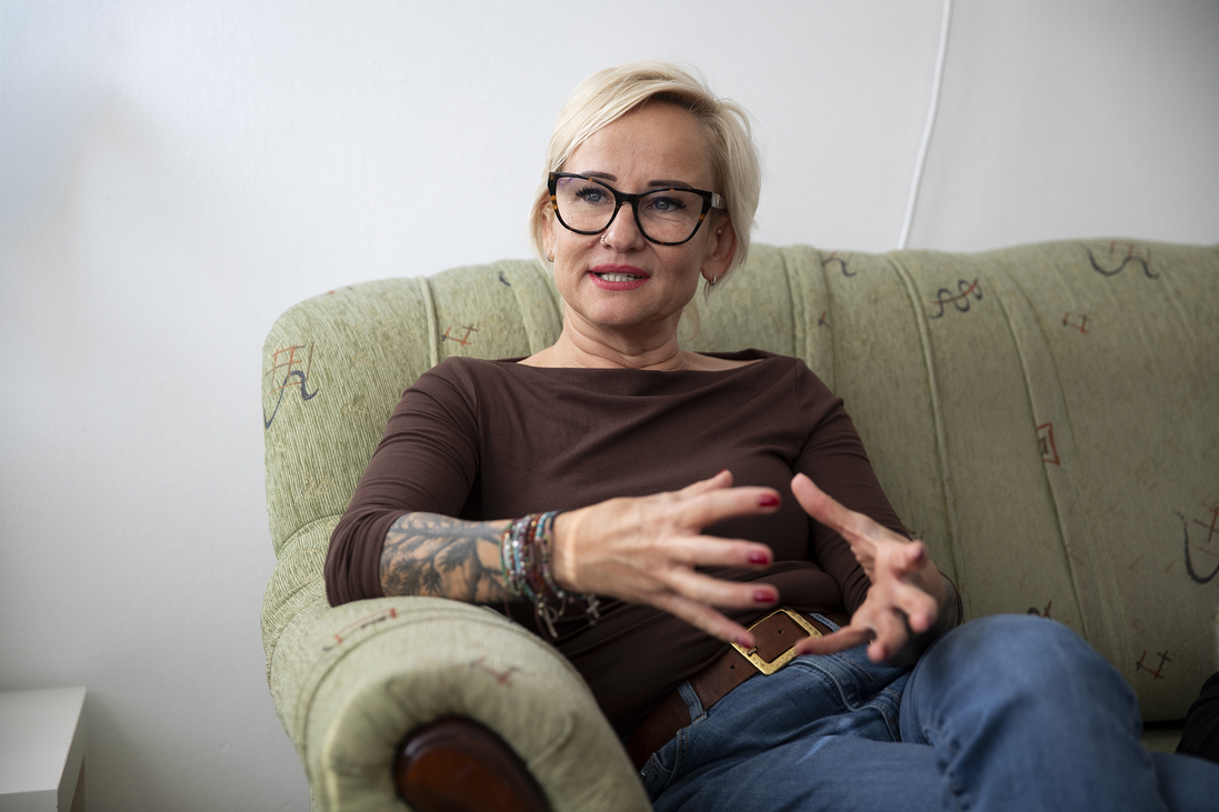 „Utcai harcosokként érkeznek, itt újra gyerekek lehetnek” – Egyedülálló lányrehab működik Székesfehérváron