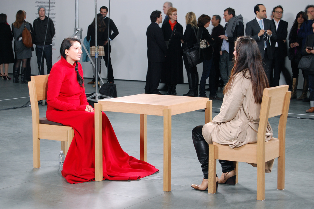 Megkínzott test tele fájdalommal – Marina Abramović retrospektív Bécsben