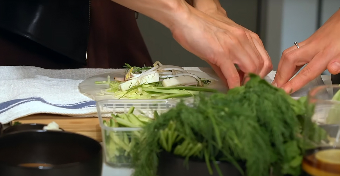 Szabó Adrienn dietetikus és Keve Márton séf receptjei: rakott kel lasagne, nyári tekercs, egészséges reggeli