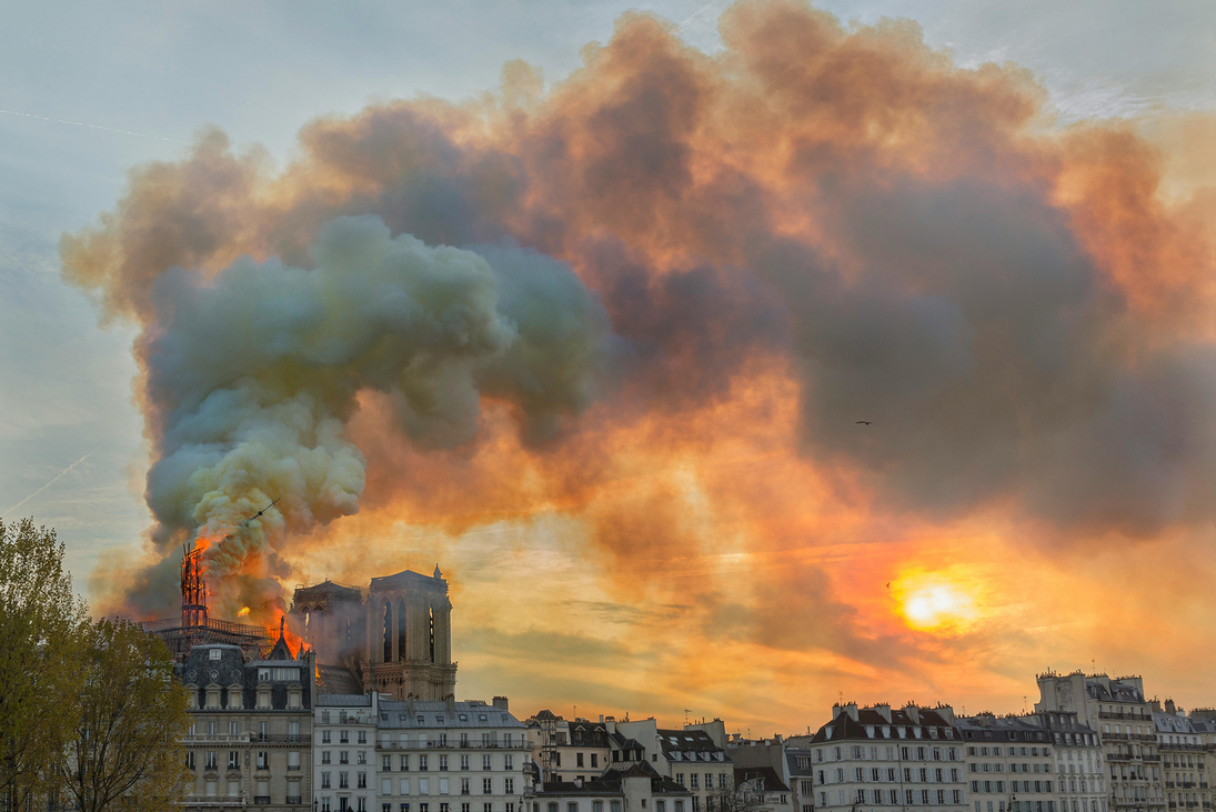 A templom, amelyért a világ összefogott: így született újjá a Notre-Dame és a köré épülő mítosz