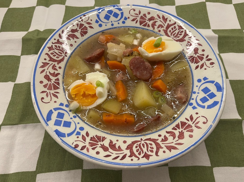 Zsurek, tökös kakikompót, sült paprika – melengesd meg a bendőd 3 ízbomba levessel!