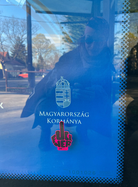 SZABÓ ANNA ESZTER: A GYEREKEINK A GYŰLÖLETKELTŐ PLAKÁTJAITOKON TANULTAK OLVASNI. EZT TETTÉTEK AZ ORSZÁGGAL.