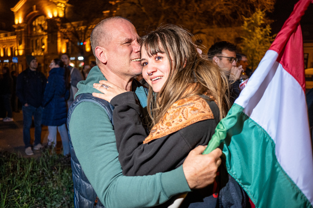 Az eksztázis arcai: így lélegeztek fel a fiatalok Budapesten