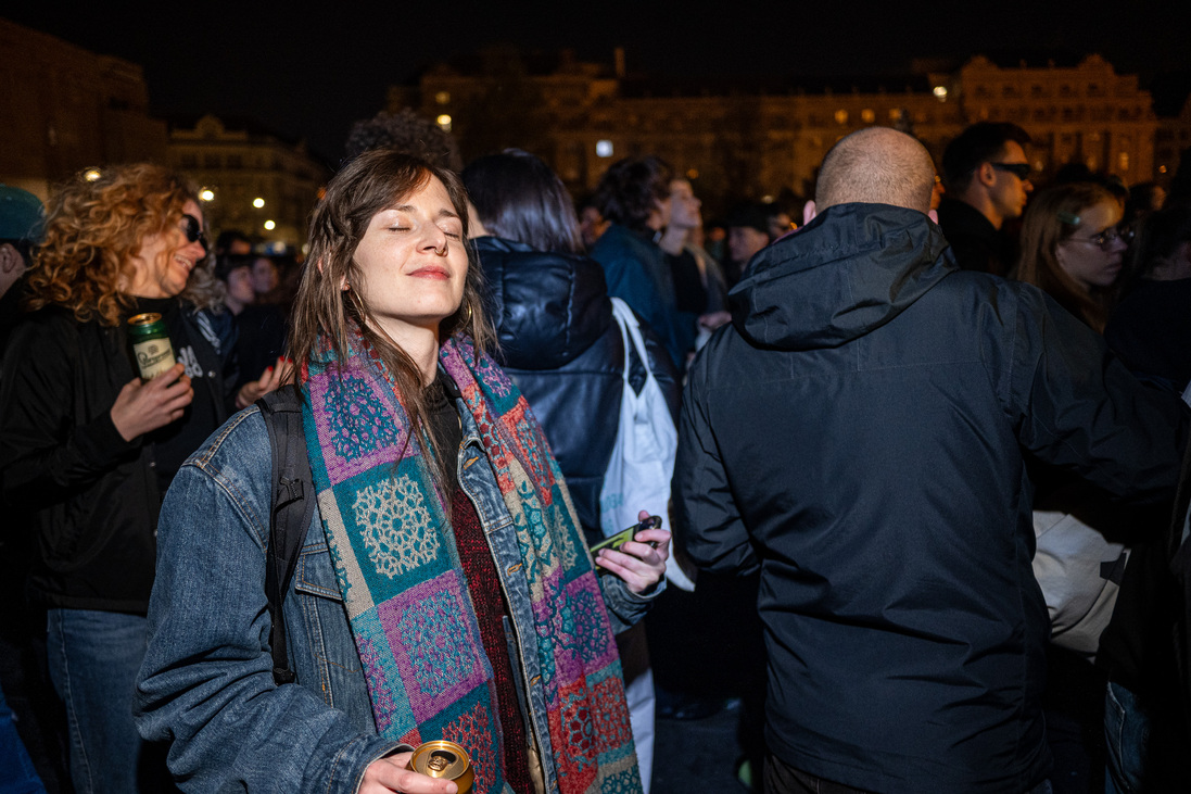 Az eksztázis arcai: így lélegeztek fel a fiatalok Budapesten