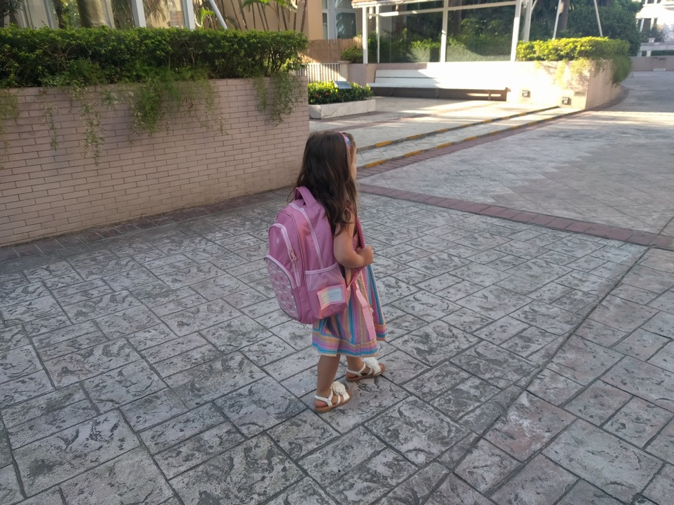 Léna iskolába megy 