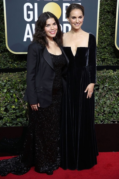America Ferrera Christian Sirianoban és Natalie Portman Diorban