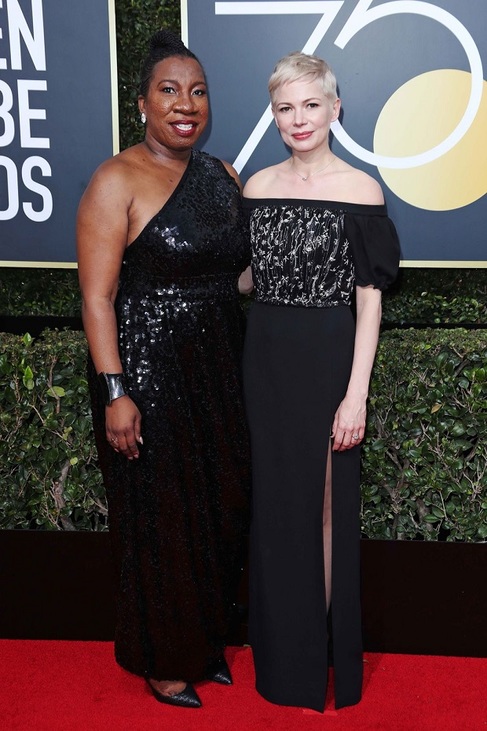 Tarana Burke, a #metoo mozgalom alapítója és Michelle Williams Louis Vuittonban