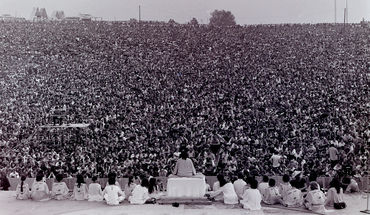 Woodstock megnyitóünnepsége  - Forrás: Wikipedia/Mark Goff
