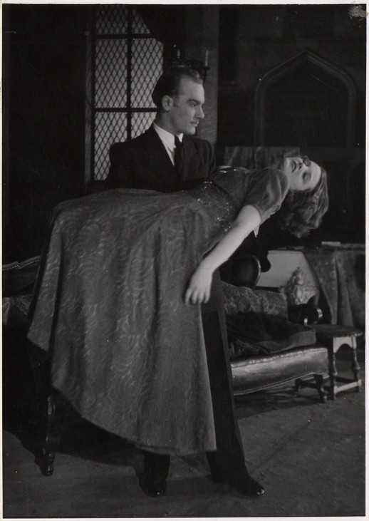 Szakáts Miklós és Tolnay Klári a A Manderley-ház asszonya című előadásban 1943-ban – Fotó: Wellesz Ella