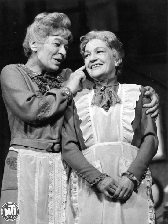 Sulyok Mária és Bulla Elma az Arzén és levendula című előadásban 1969-ben – Fotó: Keleti Éva